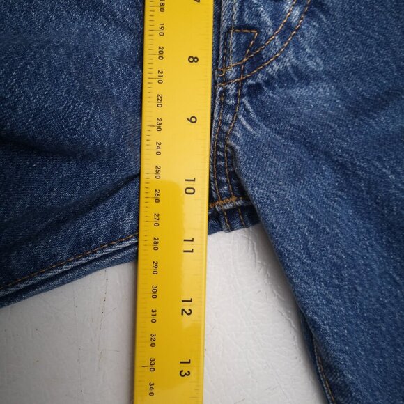 Levi's 501 Men's Size 30/30 Medium Wash Button Front Closure Blue Jeans - Picture 11 of 12